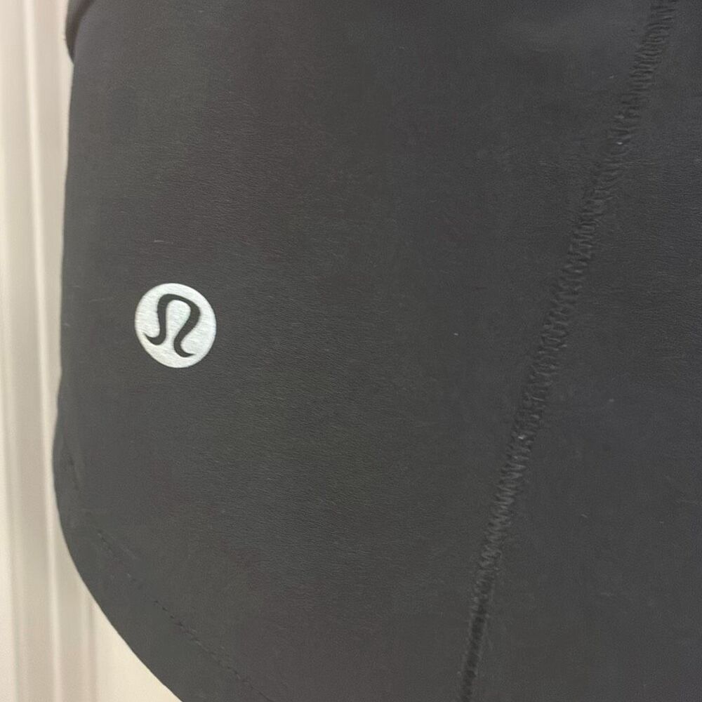 Lululemon speed up shorts women’s size 4 - Picture 8 of 8